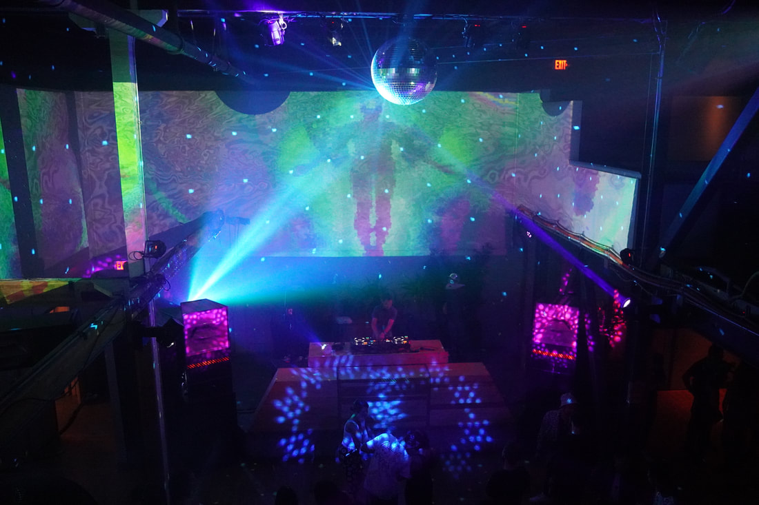Funkoscope live VJ projections at nightclub